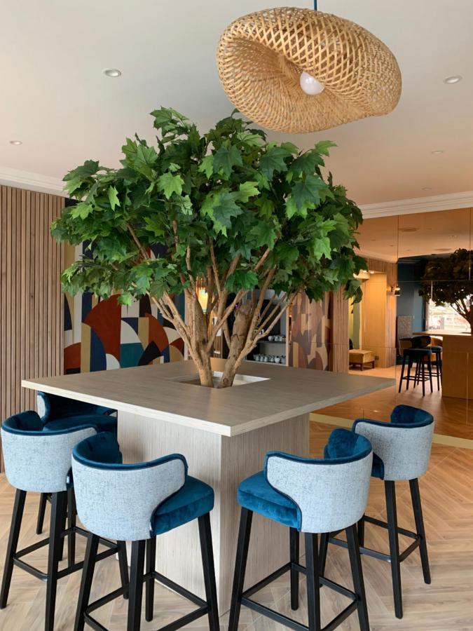 Hotel Ambassadeur - Port De Plaisance 3*