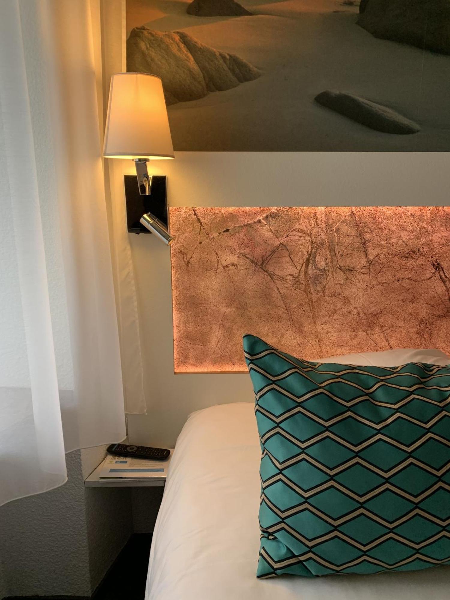 Ambassadeur - Port De Plaisance Hotel