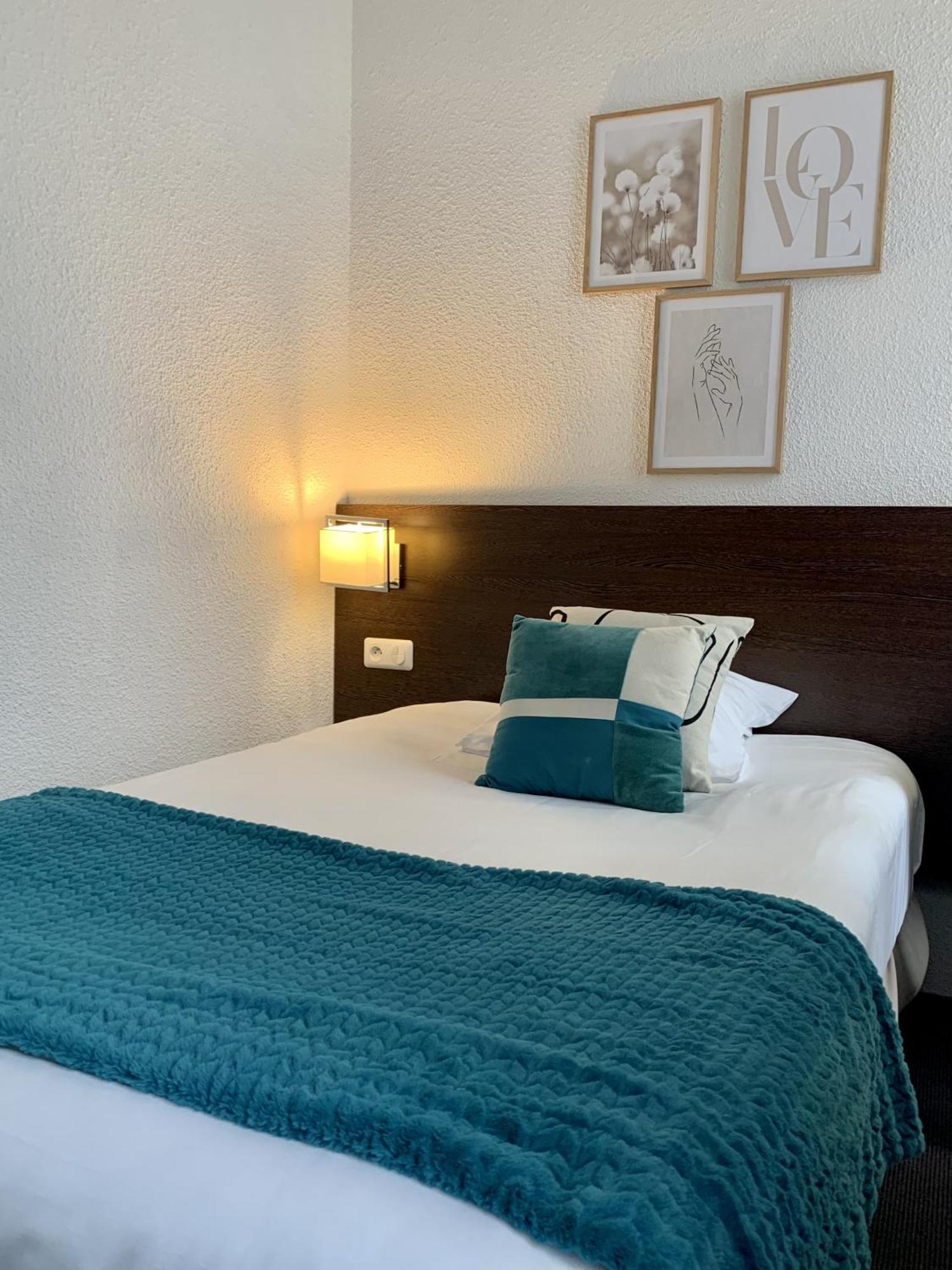Hotel Ambassadeur - Port De Plaisance 3*